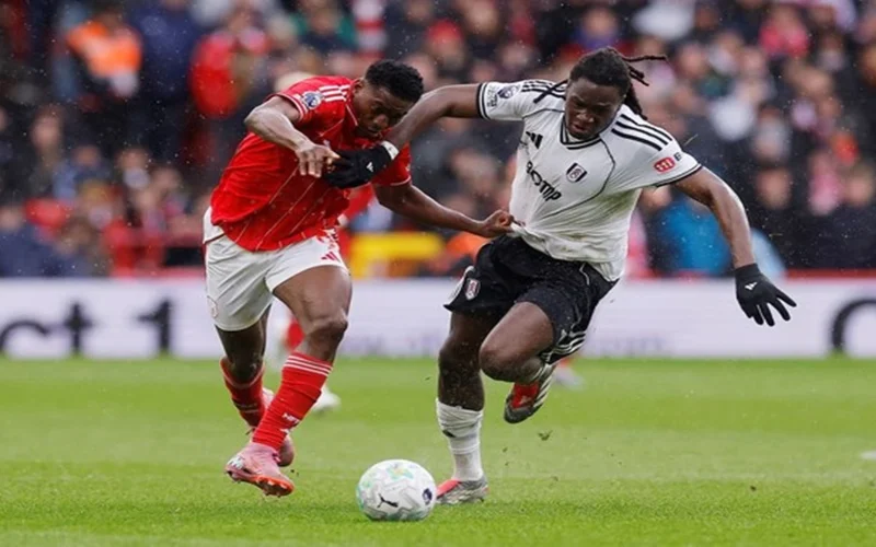 تقنية «فار» تلغي فوز نوتينجهام وتجبره على التعادل أمام فولهام بالدوري الإنجليزي